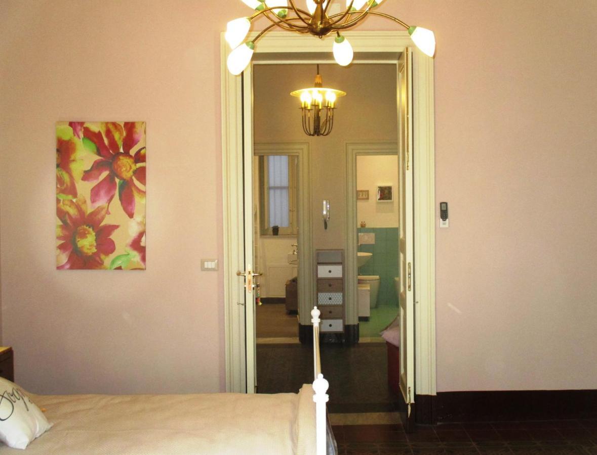 Diletta Oasi Bed & Breakfast คาตาเนีย ภายนอก รูปภาพ