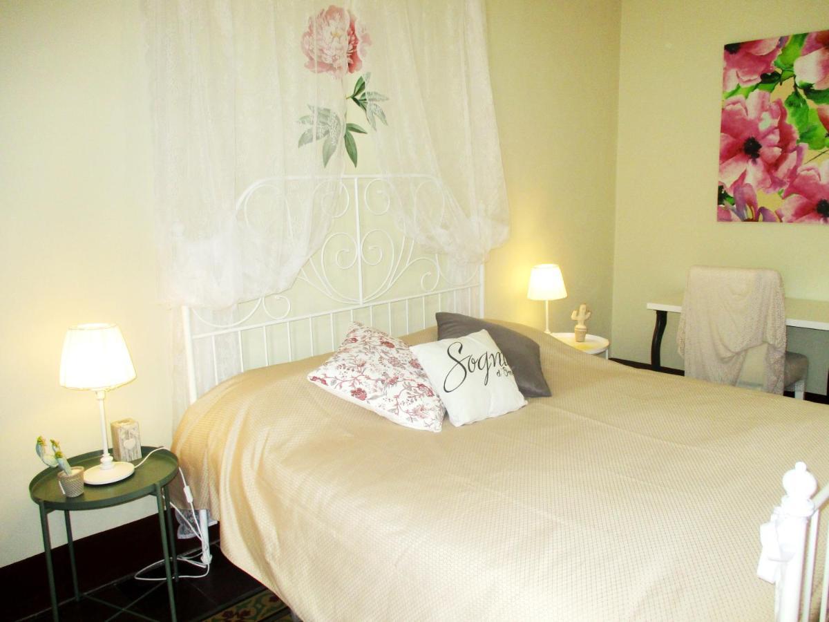 Diletta Oasi Bed & Breakfast คาตาเนีย ภายนอก รูปภาพ