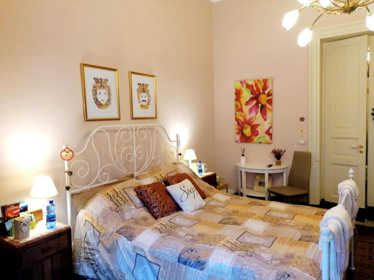 Diletta Oasi Bed & Breakfast คาตาเนีย ภายนอก รูปภาพ
