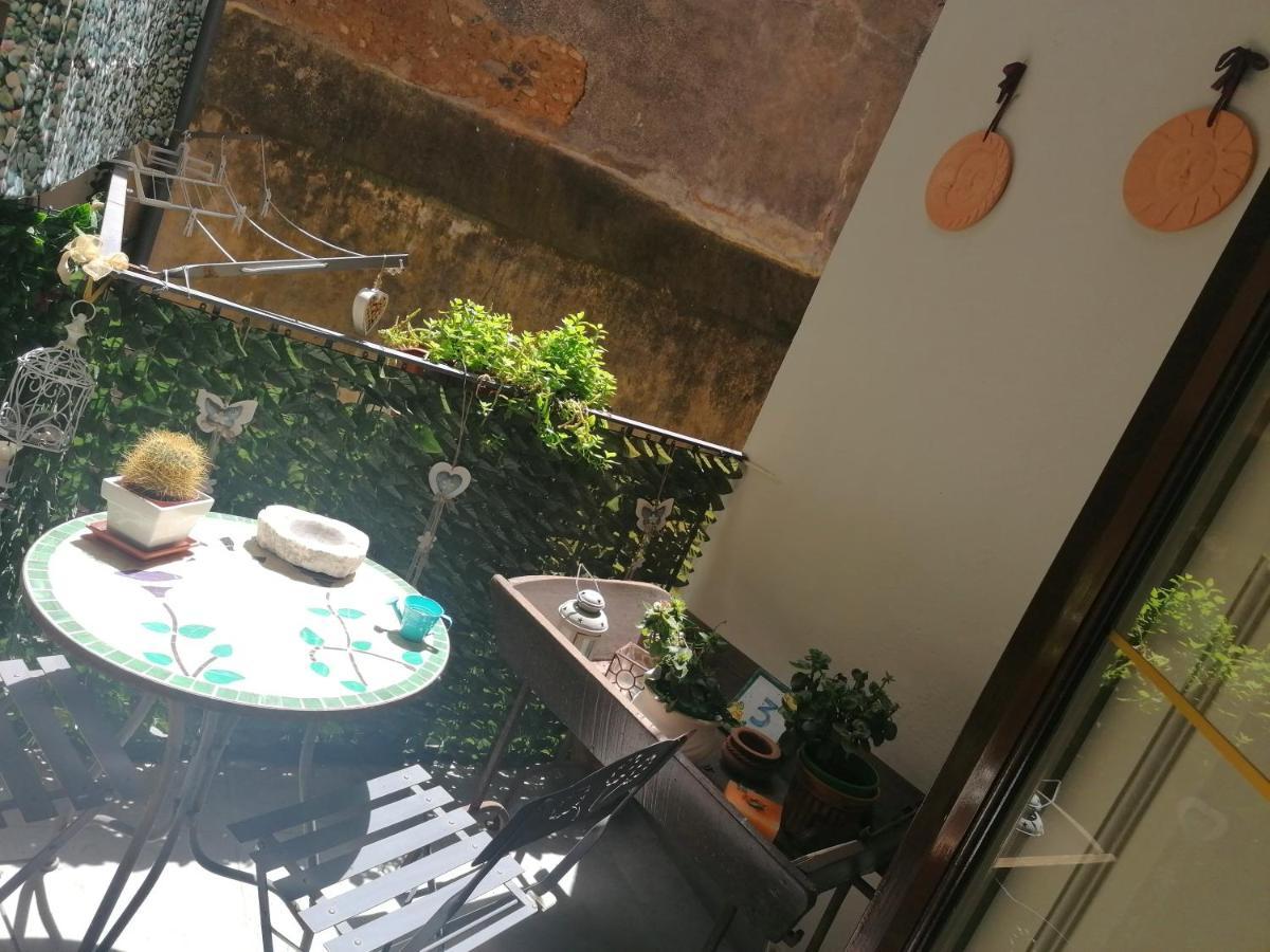 Diletta Oasi Bed & Breakfast คาตาเนีย ภายนอก รูปภาพ